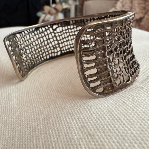 Retired Silpada Sterling Woven Cuff Bracelet - Picture 7 of 16